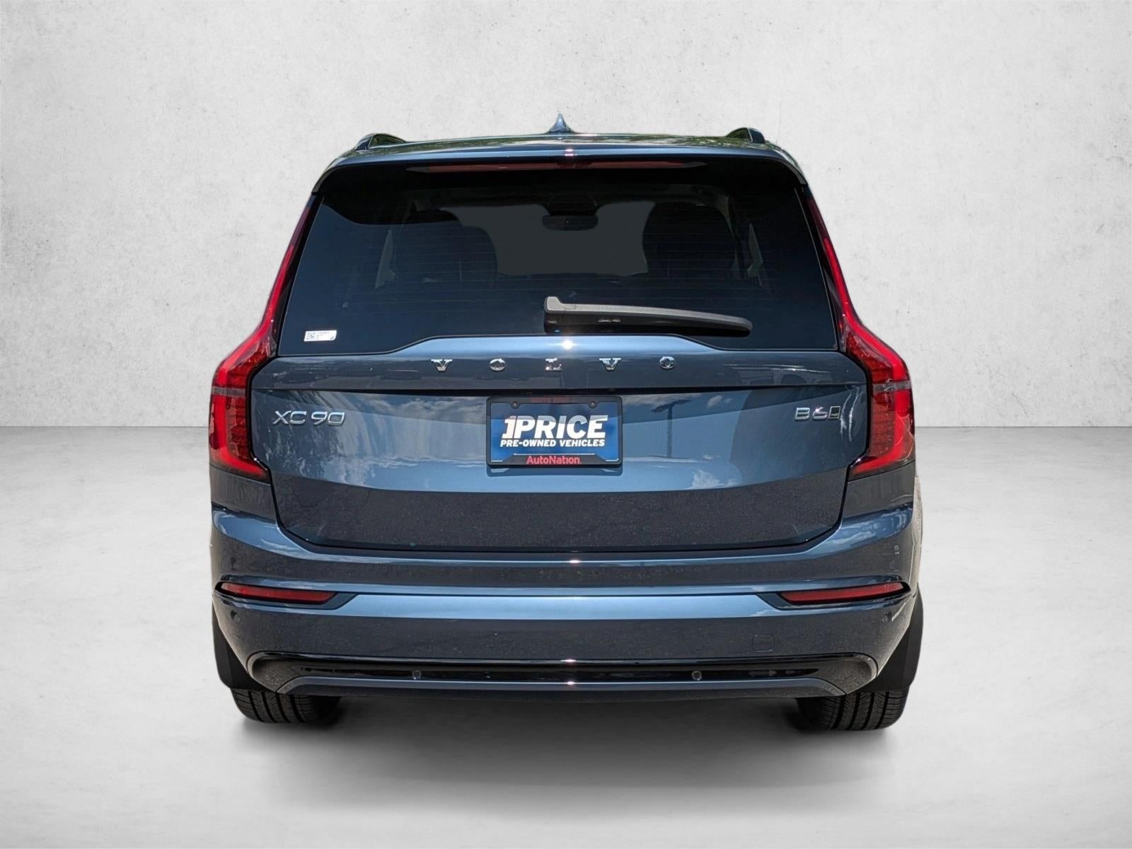2026 Volvo XC90 B6 AWD Ultra Dark Theme 7-Seater