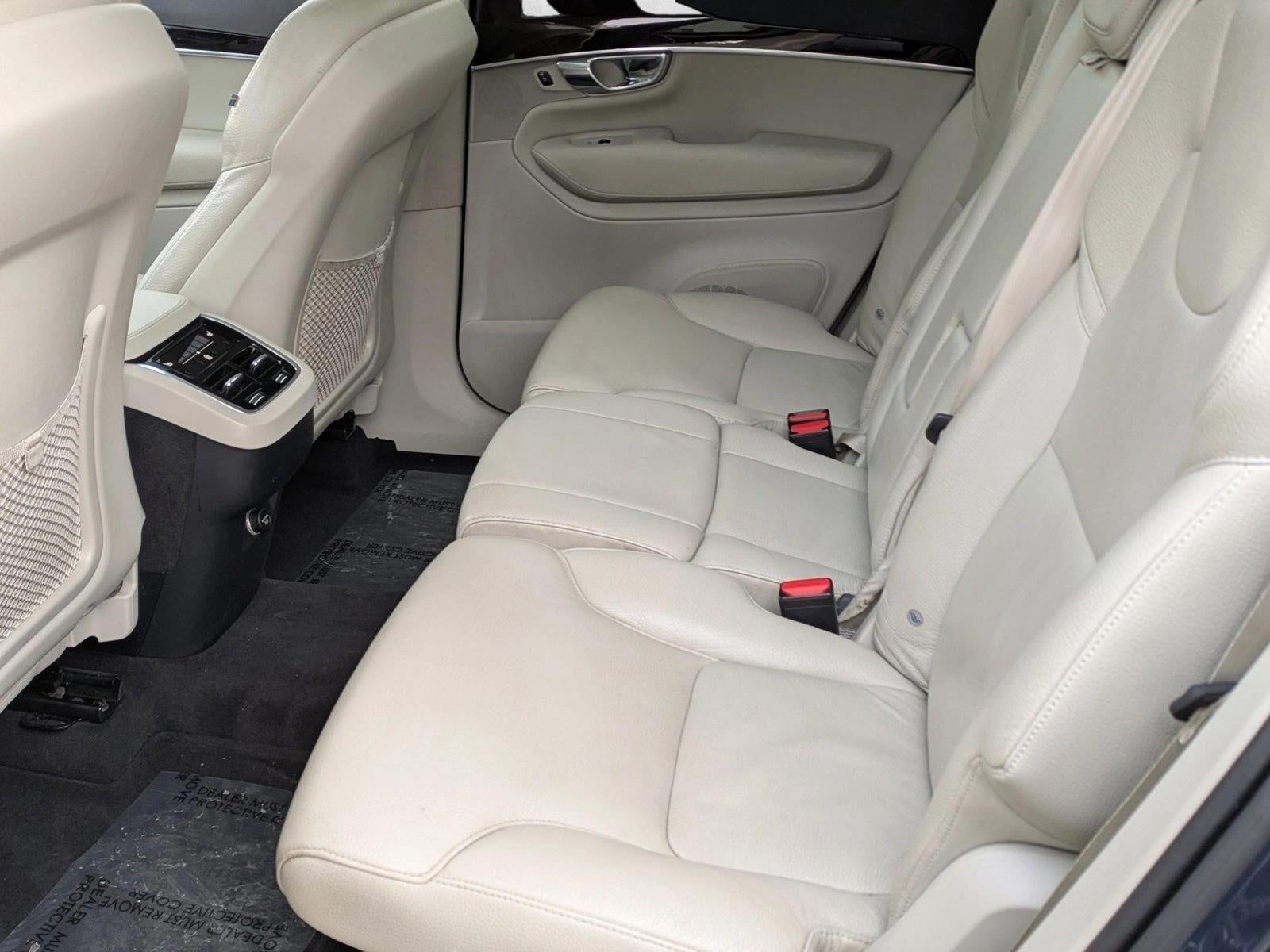 2019 Volvo XC90 T6 AWD Momentum