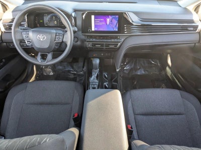 2025 Toyota Camry LE (SE)
