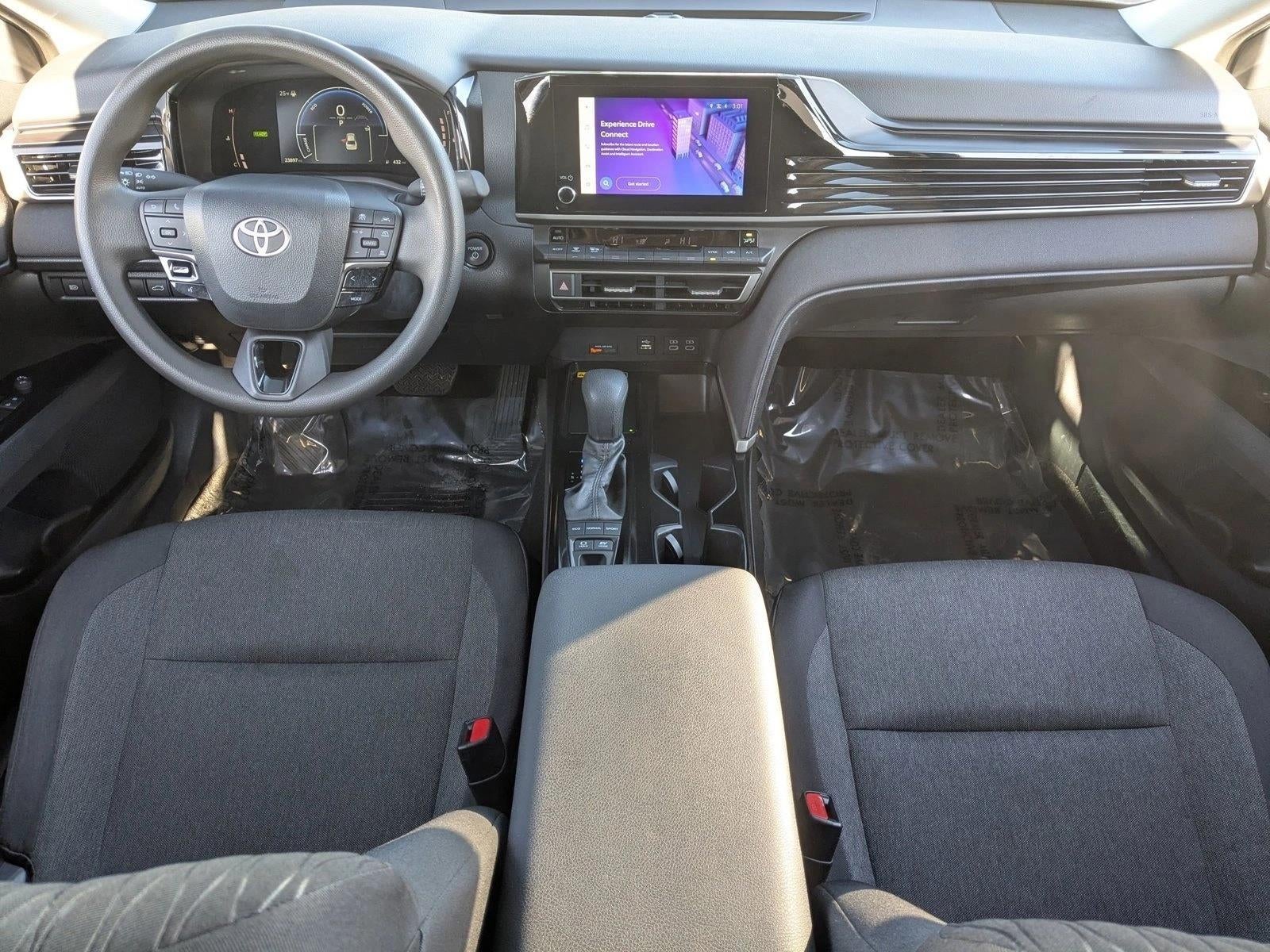 2025 Toyota Camry LE (SE)