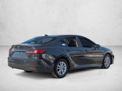 2025 Toyota Camry LE (SE)