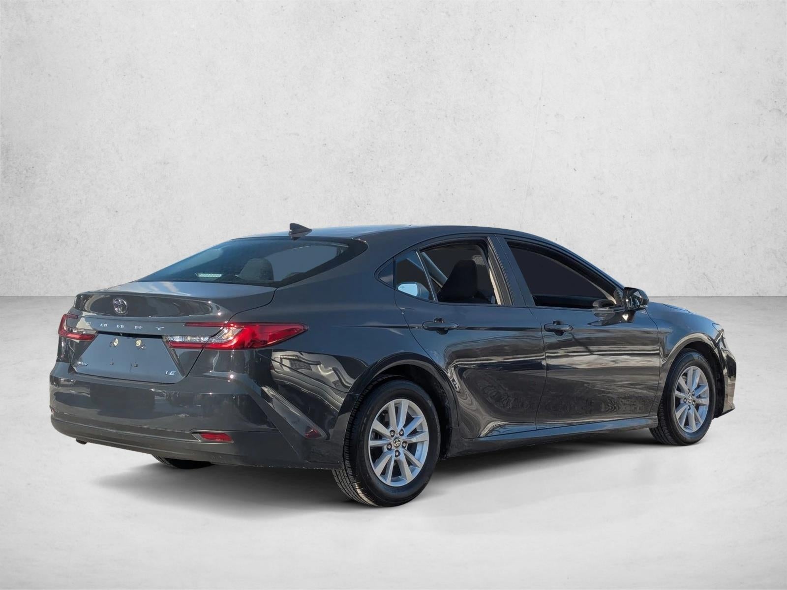 2025 Toyota Camry LE (SE)