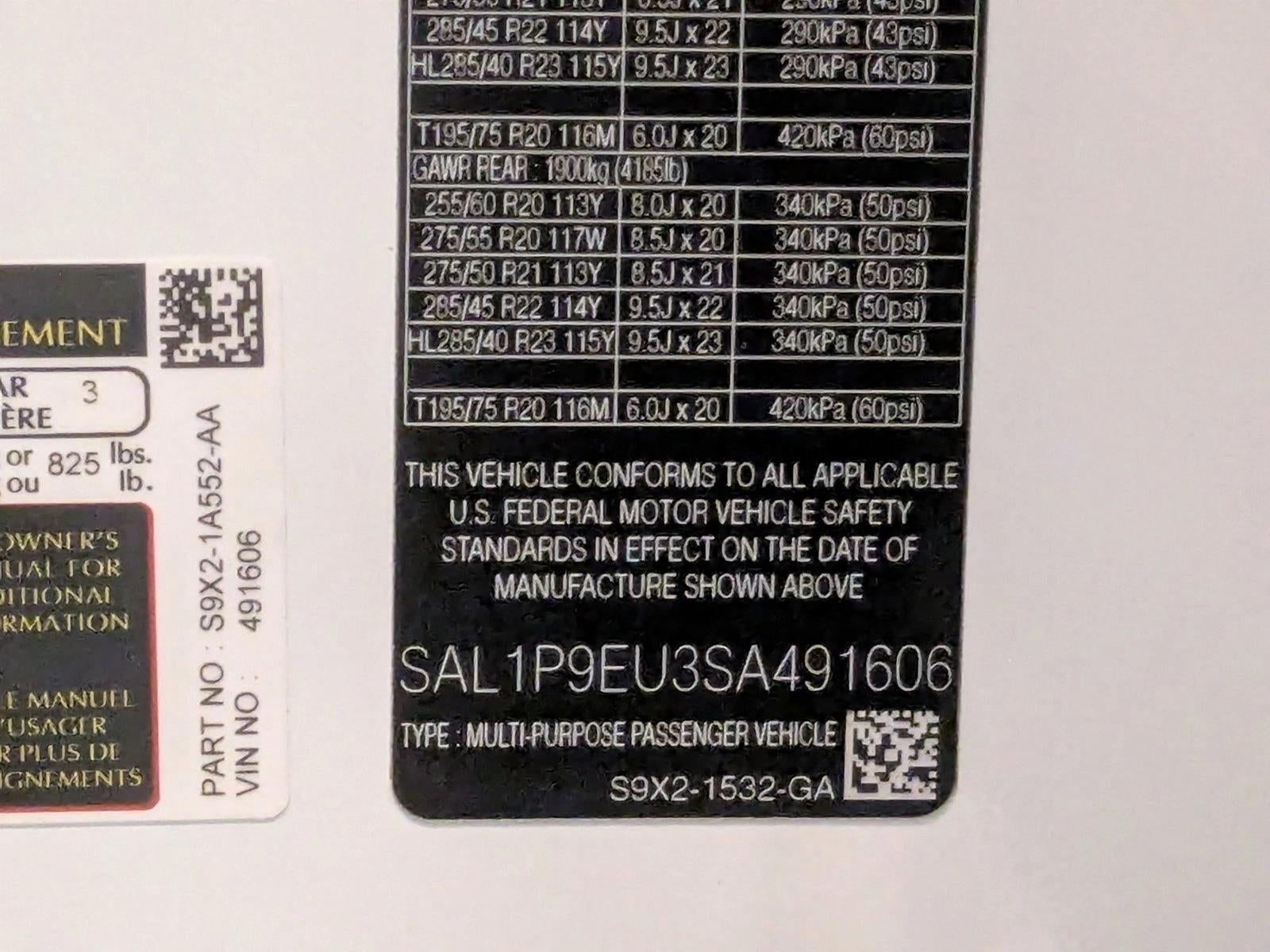 2025 Land Rover Range Rover Sport P360 SE