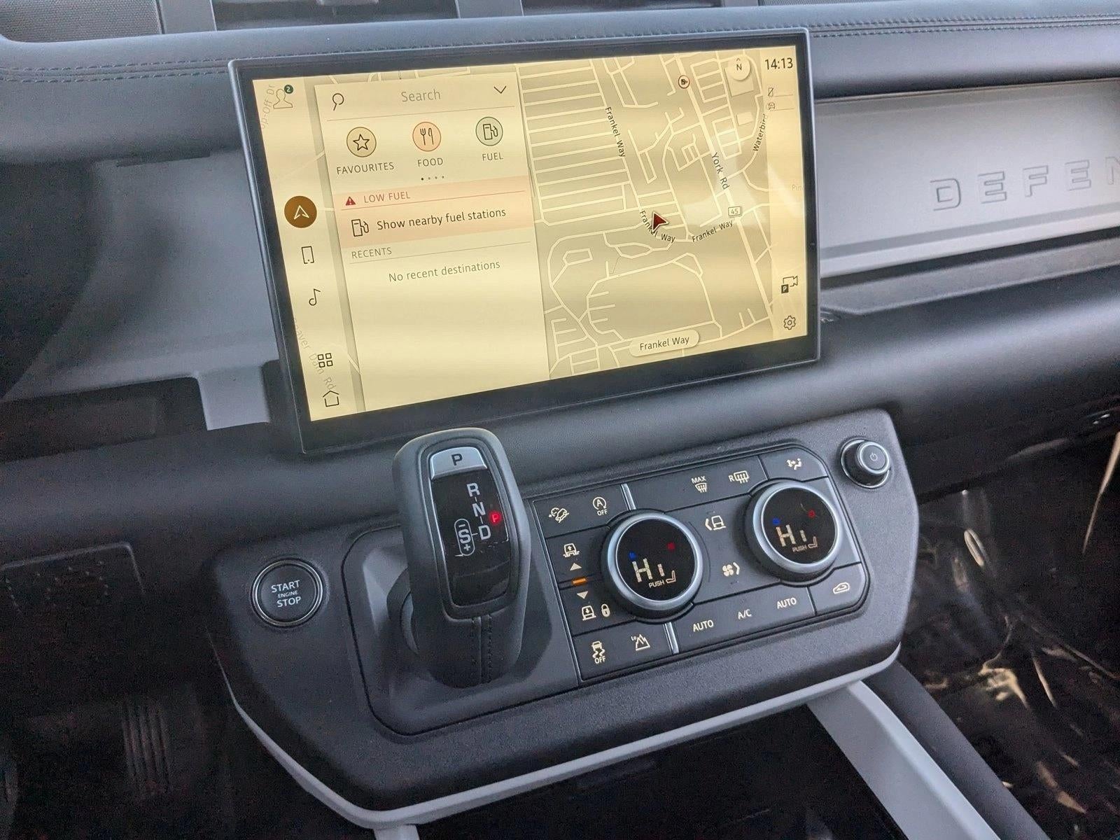 2025 Land Rover Defender 110 P400 X-Dynamic SE