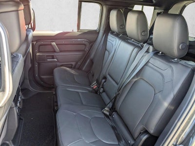 2025 Land Rover Defender 110 P400 X-Dynamic SE