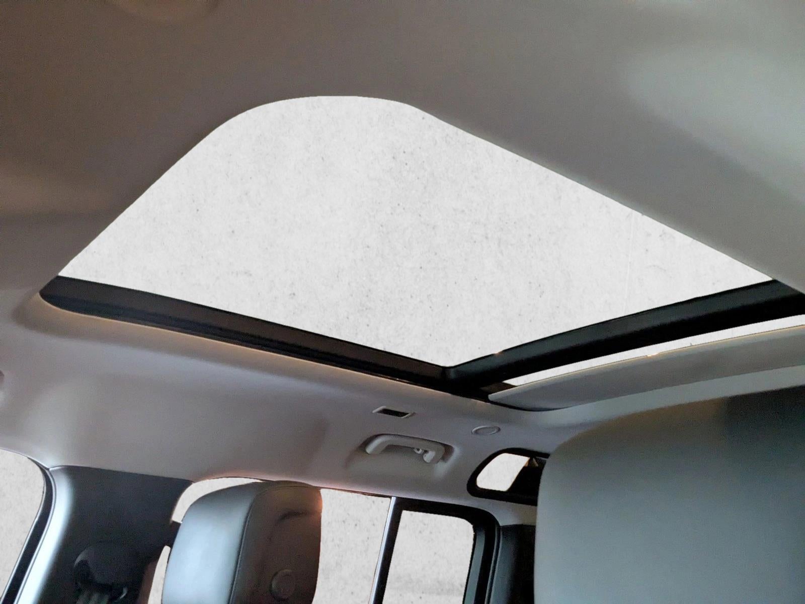 2025 Land Rover Defender 110 P300 S