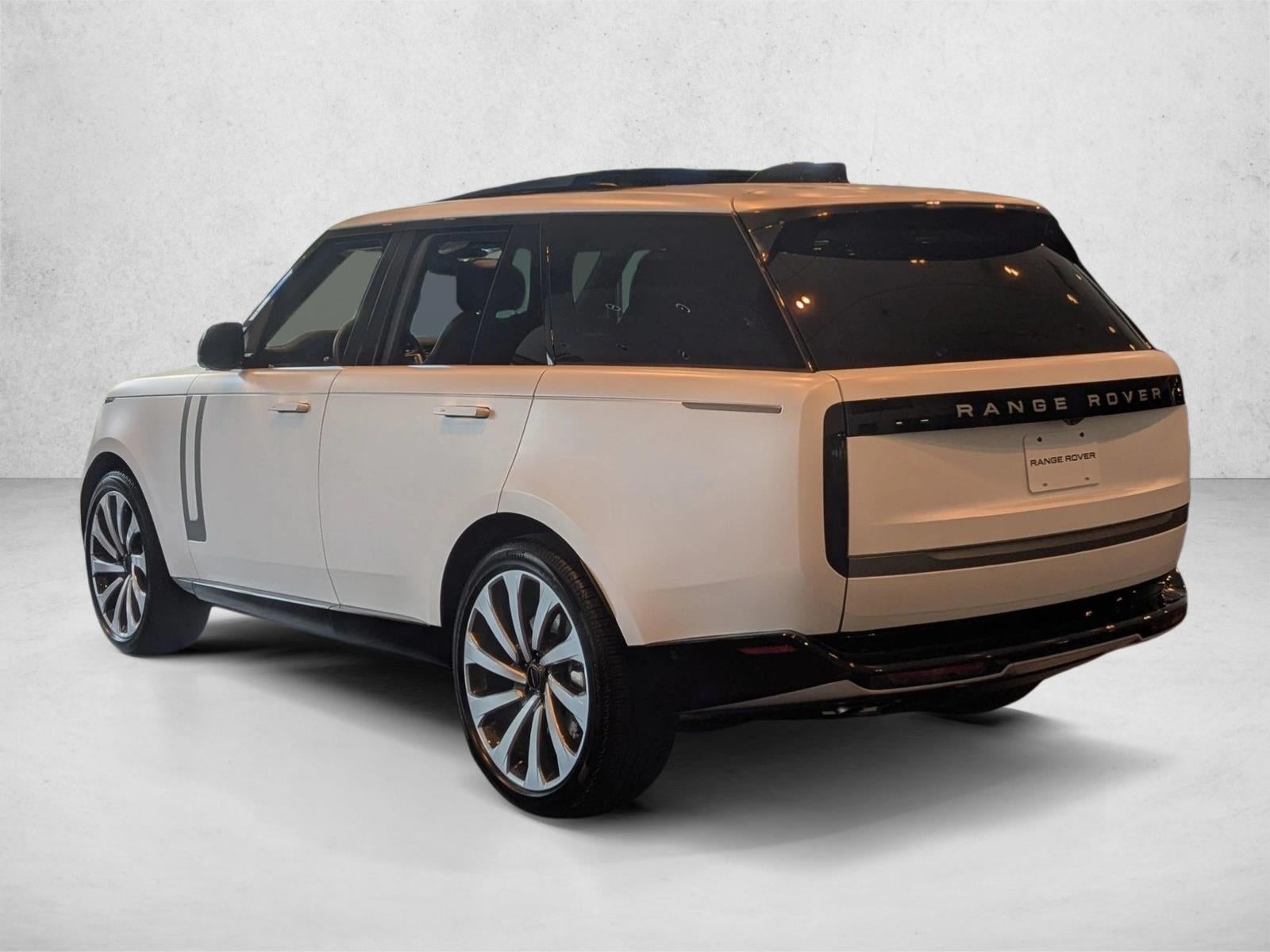 2026 Land Rover Range Rover P530 SE SWB