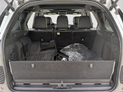 2025 Land Rover Discovery P360 Dynamic SE