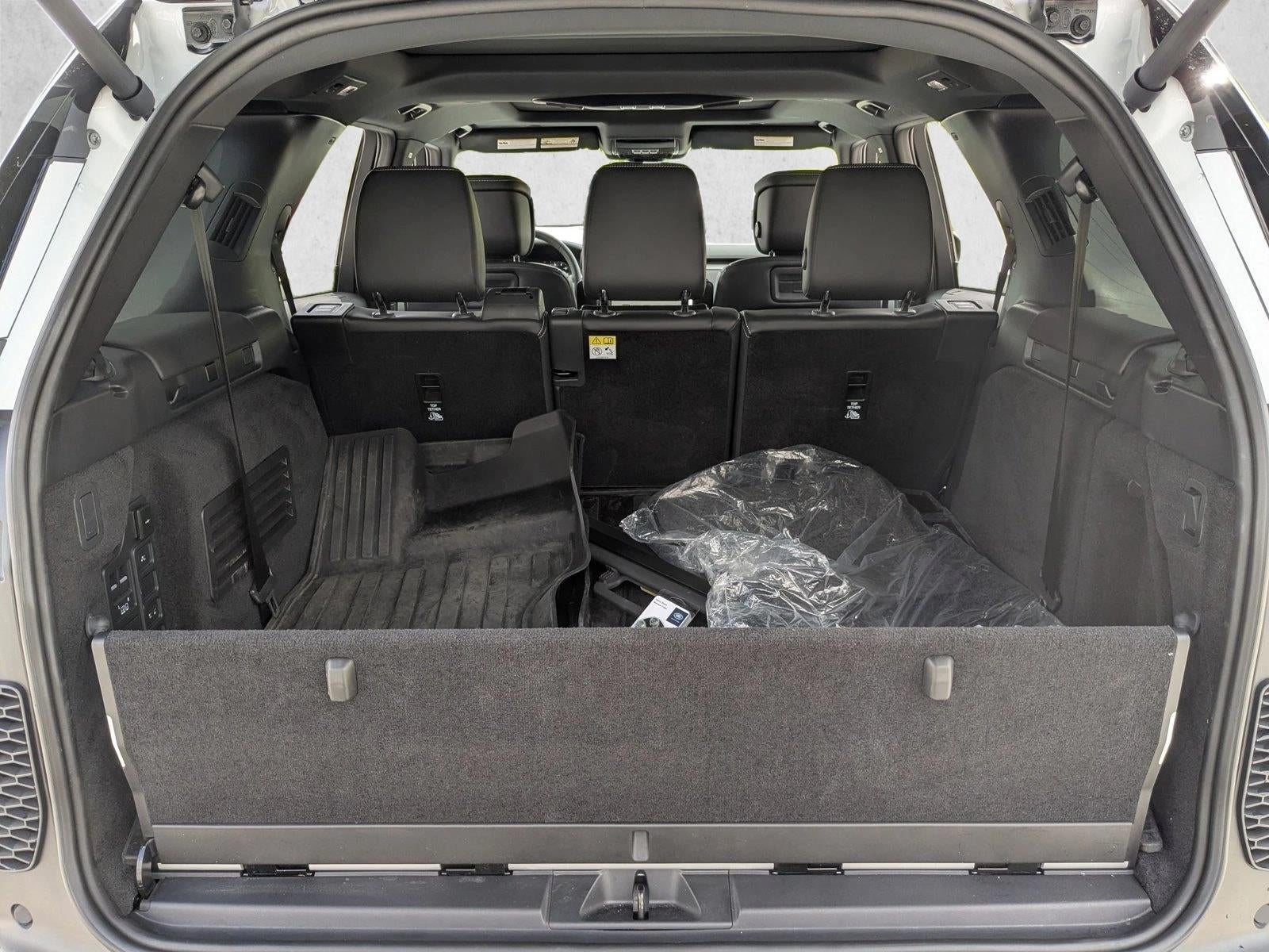 2025 Land Rover Discovery P360 Dynamic SE