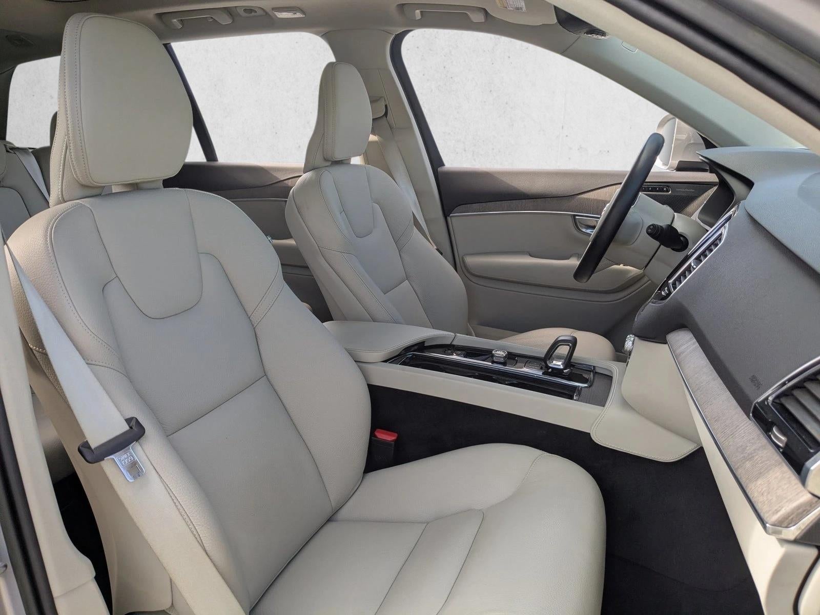 2023 Volvo XC90 B5 AWD Plus 7P