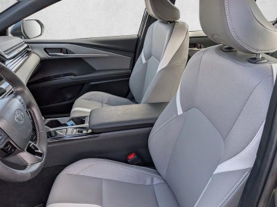 2025 Toyota Camry SE (Natl)