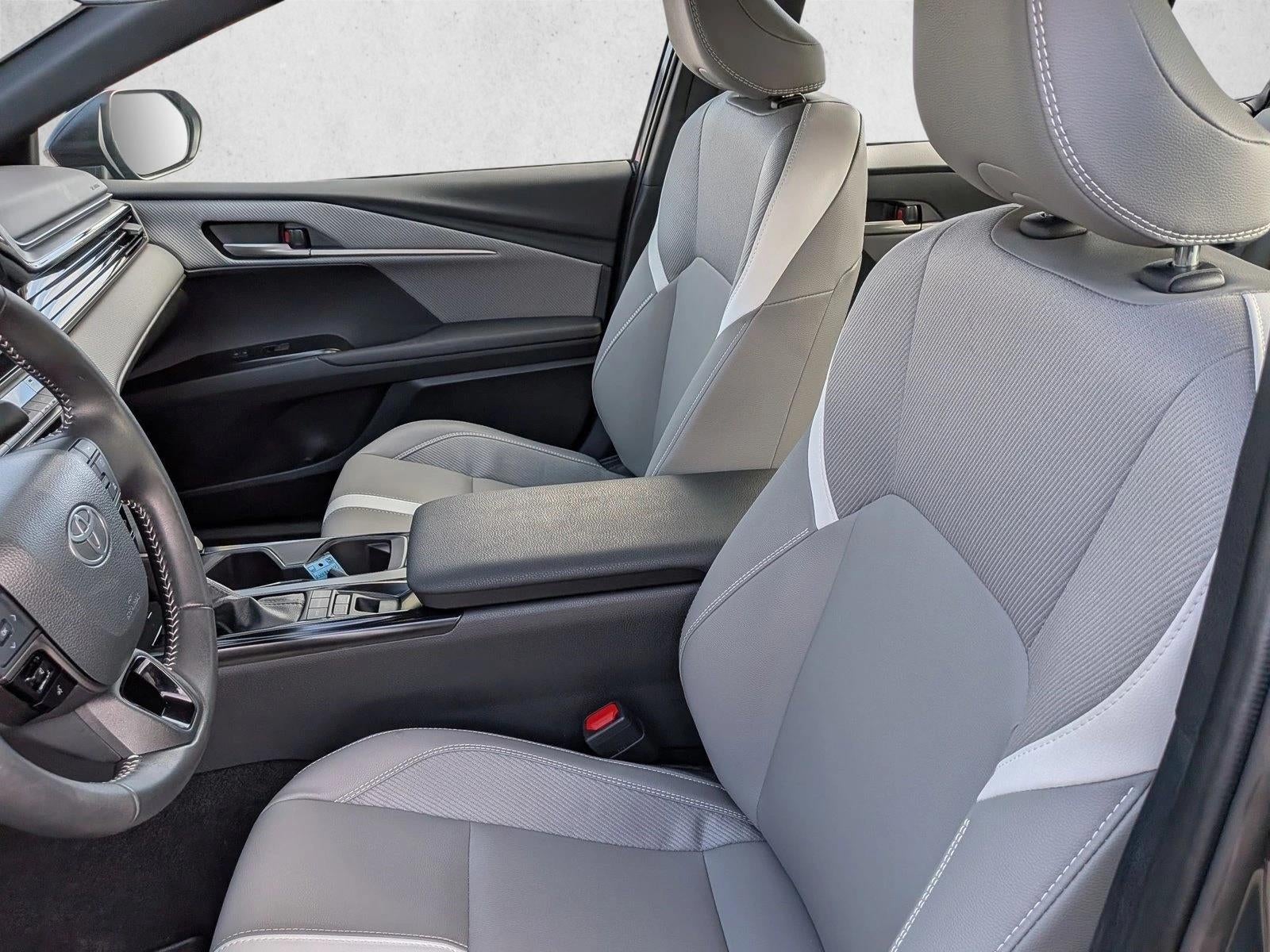 2025 Toyota Camry SE (Natl)