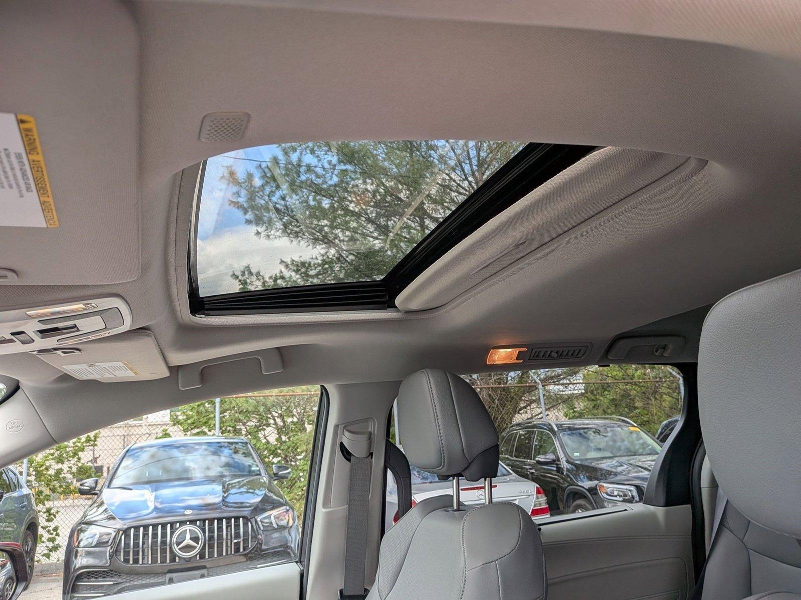 2022 Toyota Sienna XLE AWD 7-Passenger (Natl)