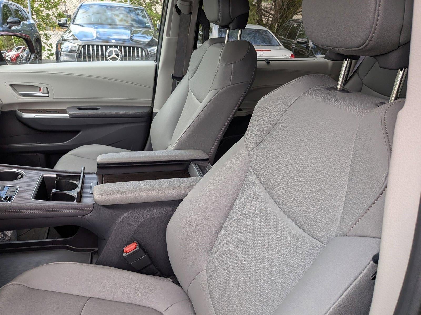 2022 Toyota Sienna XLE AWD 7-Passenger (Natl)