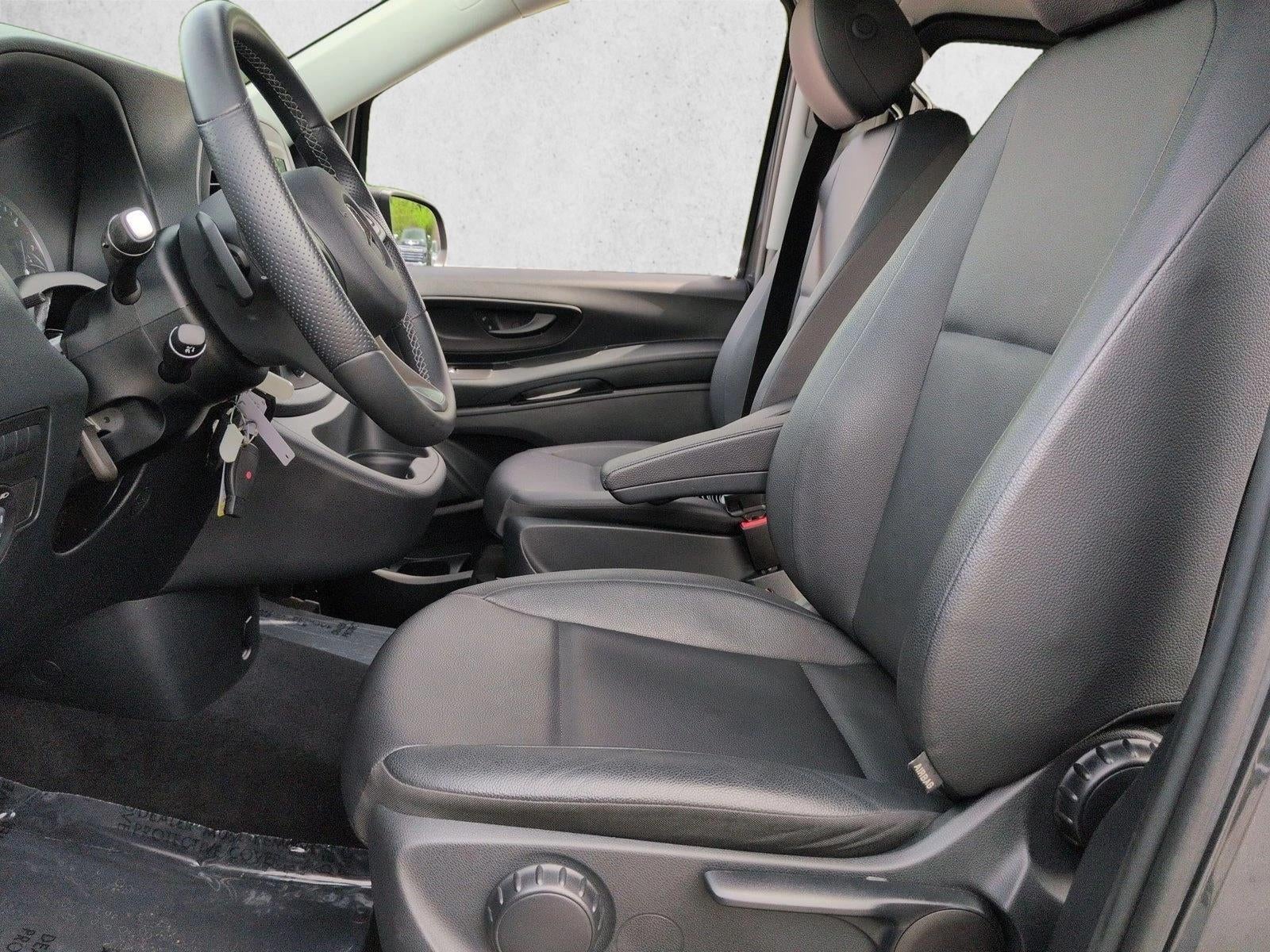 2023 Mercedes-Benz Metris Passenger Van Standard Roof 126" Wheelbase
