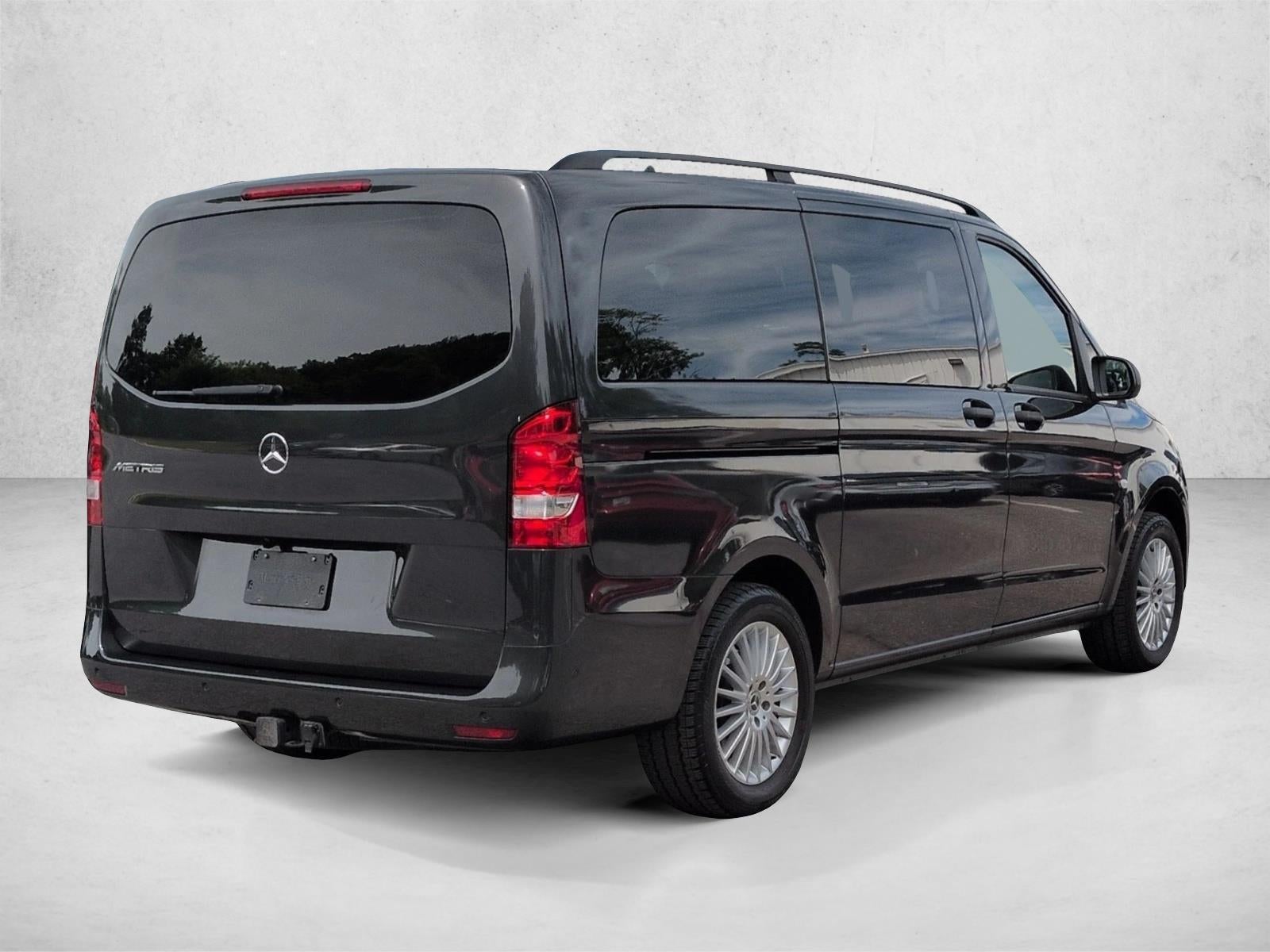 2023 Mercedes-Benz Metris Passenger Van Standard Roof 126" Wheelbase