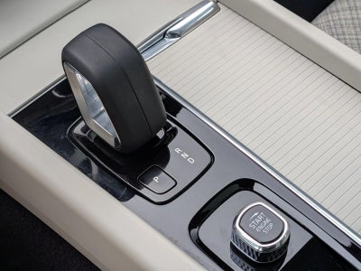 2022 Volvo XC60 B5 AWD Momentum