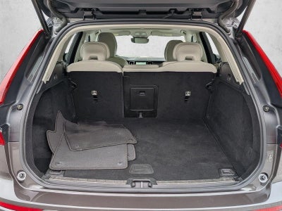 2022 Volvo XC60 B5 AWD Momentum