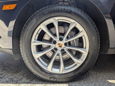 2023 Porsche Macan AWD