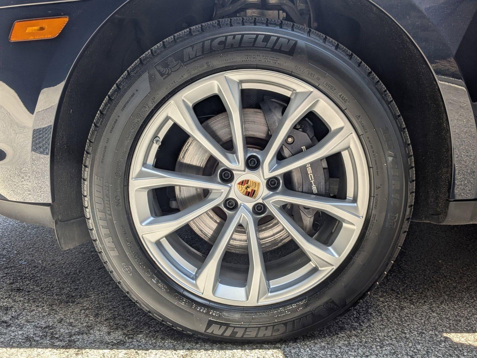 2023 Porsche Macan AWD