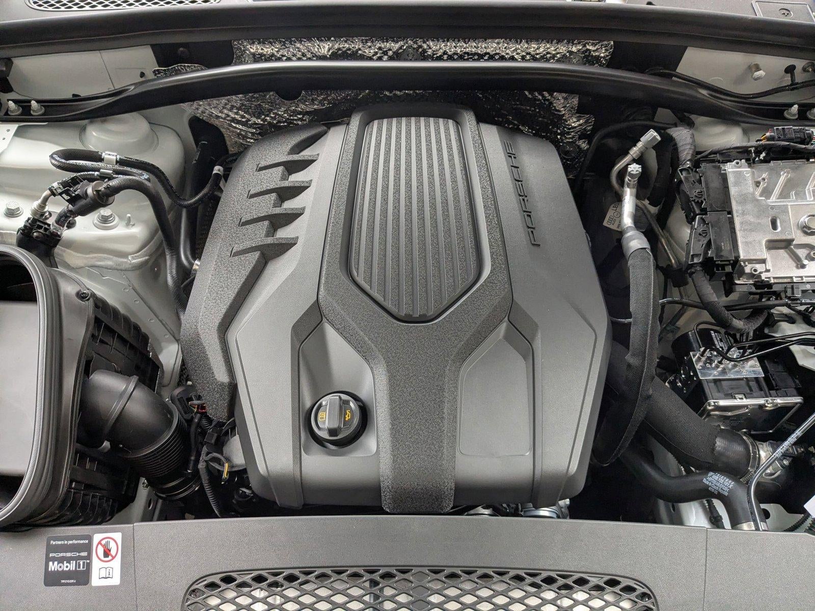 2026 Porsche Macan AWD