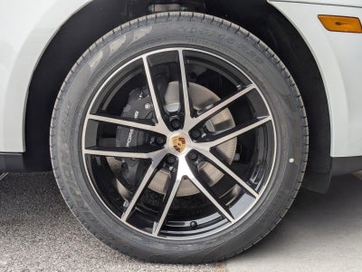 2026 Porsche Macan AWD