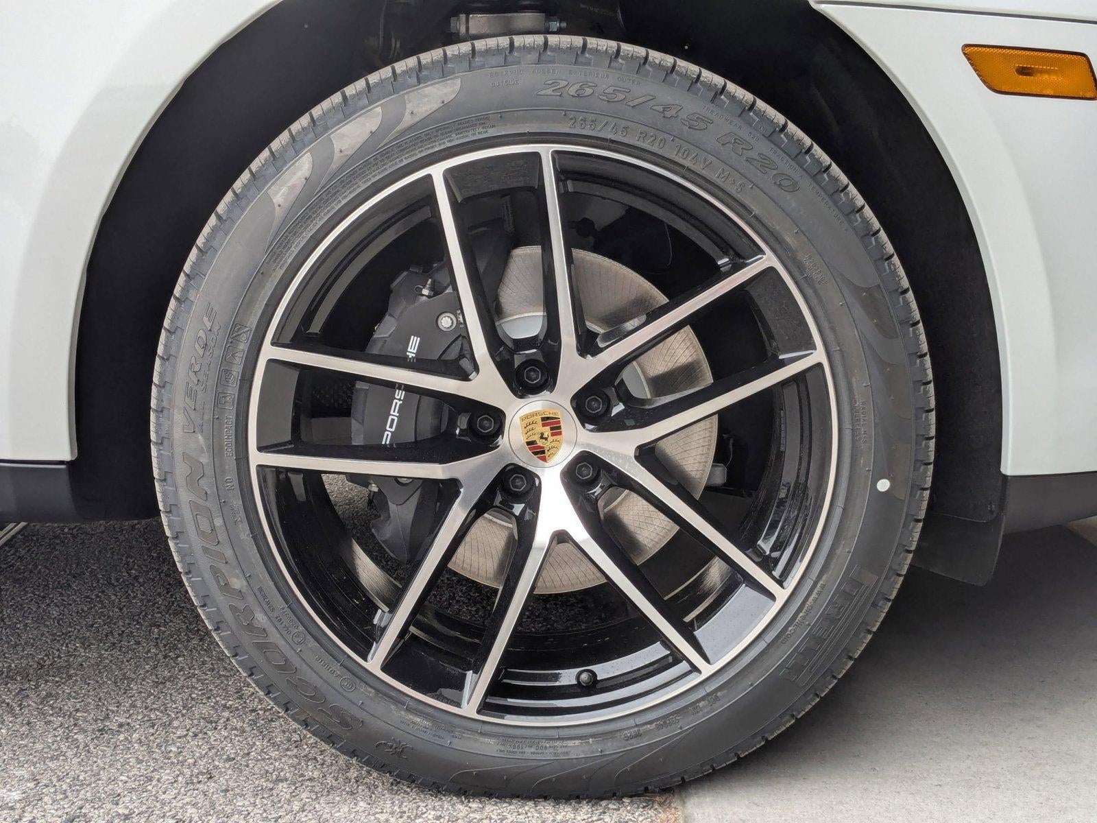 2026 Porsche Macan AWD