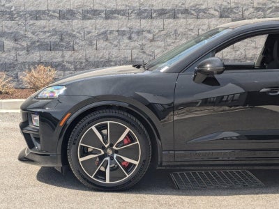 2025 Porsche Macan Electric Turbo AWD