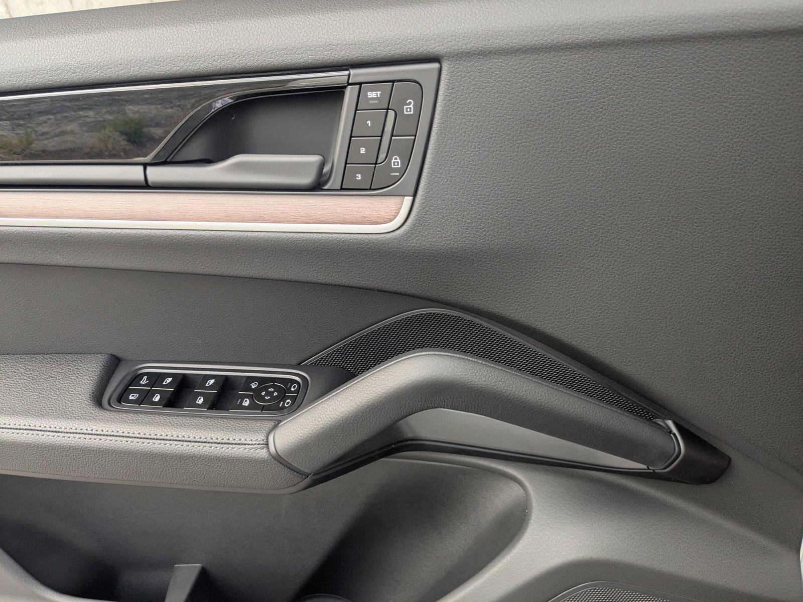 2025 Porsche Cayenne E-Hybrid AWD