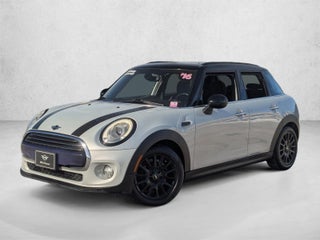 2016 MINI Cooper Hardtop 4 Door Base