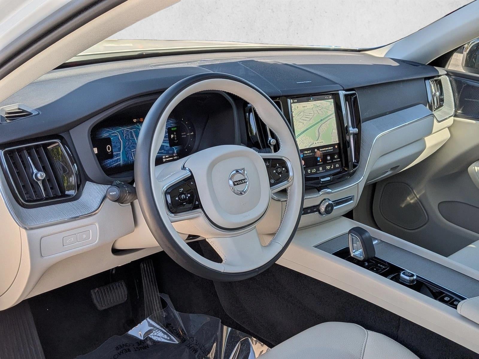 2024 Volvo XC60 Recharge Plug-In Hybrid Plus Dark Theme