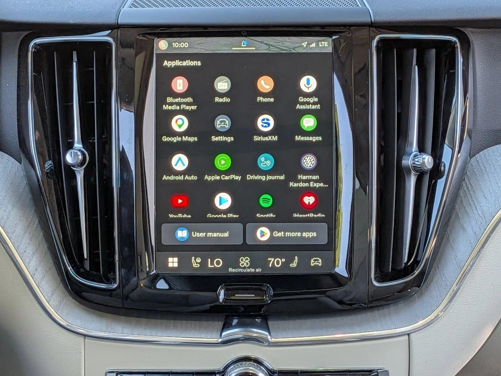 2024 Volvo XC60 Recharge Plug-In Hybrid Plus Dark Theme