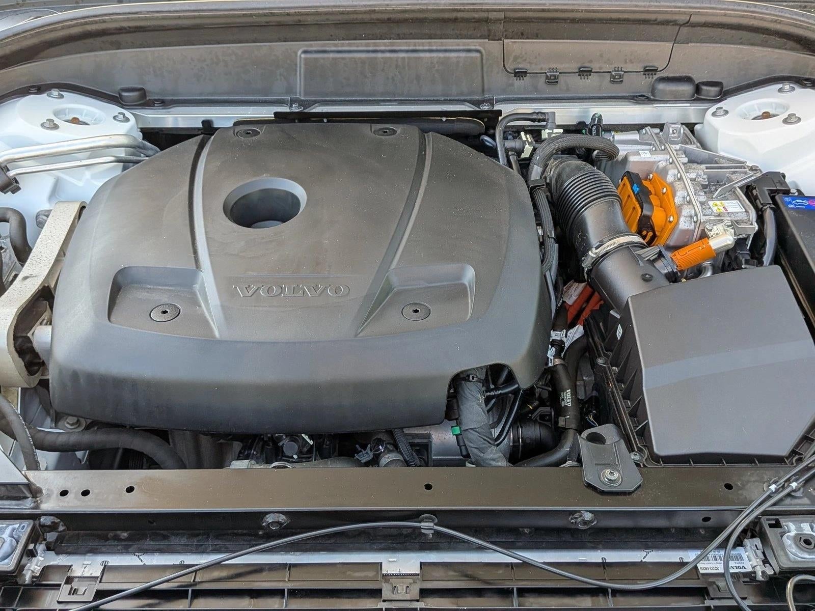 2024 Volvo XC60 Recharge Plug-In Hybrid Plus Dark Theme