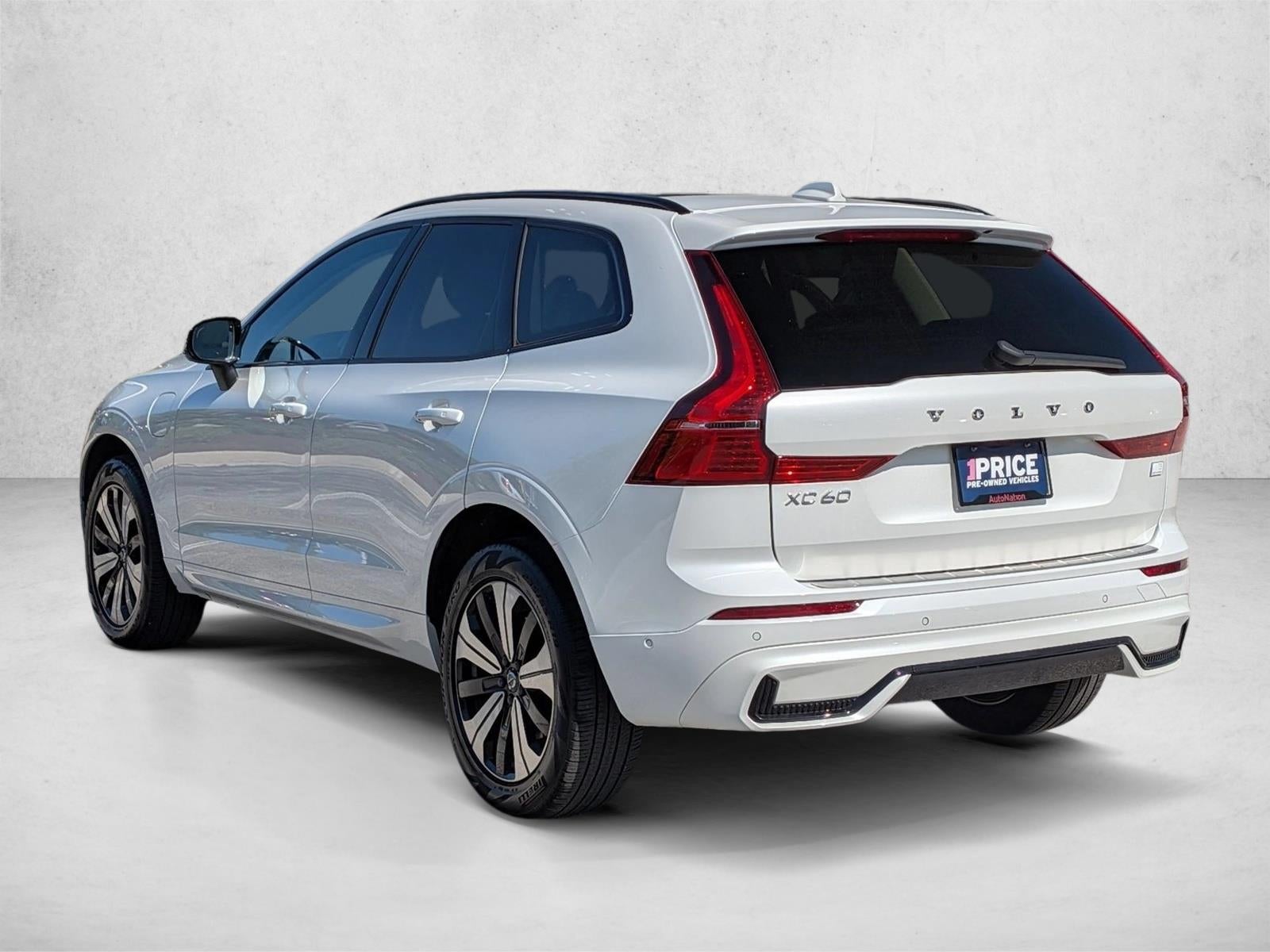 2024 Volvo XC60 Recharge Plug-In Hybrid Plus Dark Theme