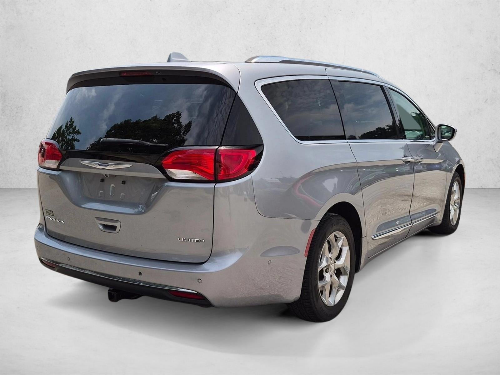 2018 Chrysler Pacifica Limited FWD