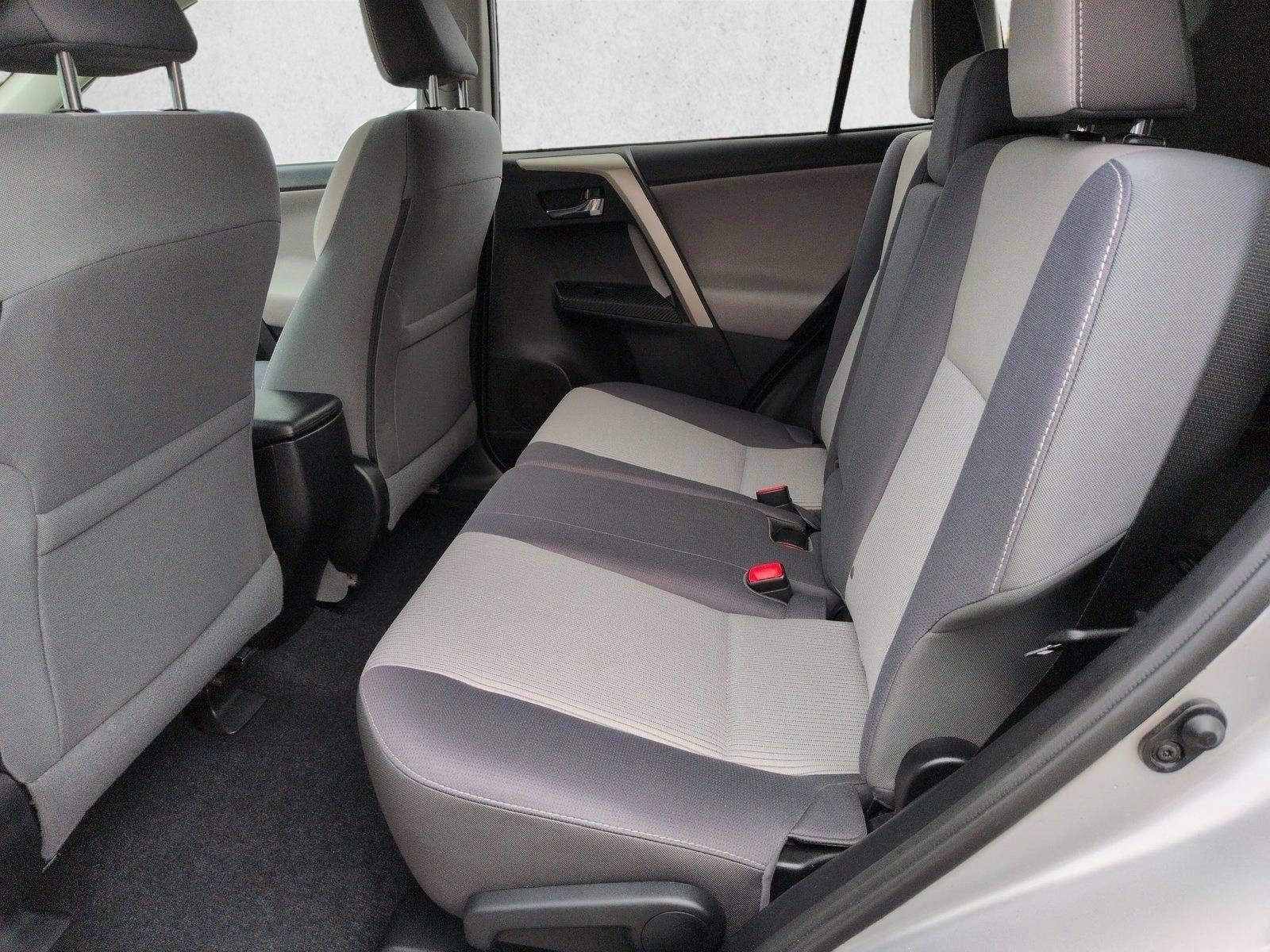 2014 Toyota RAV4 AWD 4dr XLE (Natl)