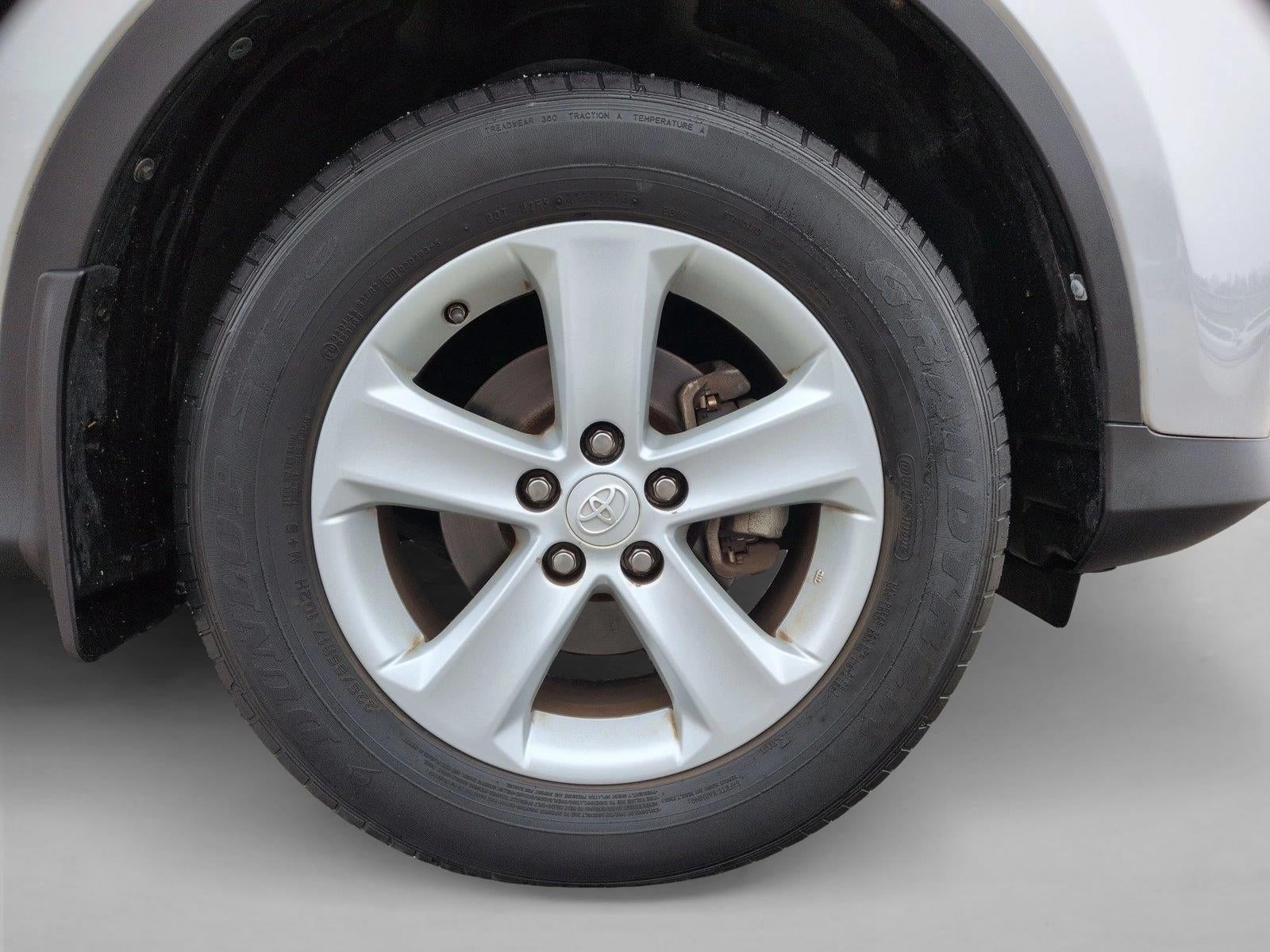 2014 Toyota RAV4 AWD 4dr XLE (Natl)