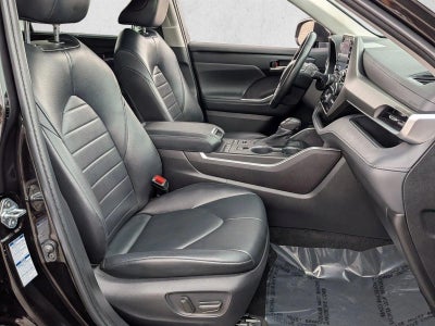 2022 Toyota Highlander XLE AWD (Natl)