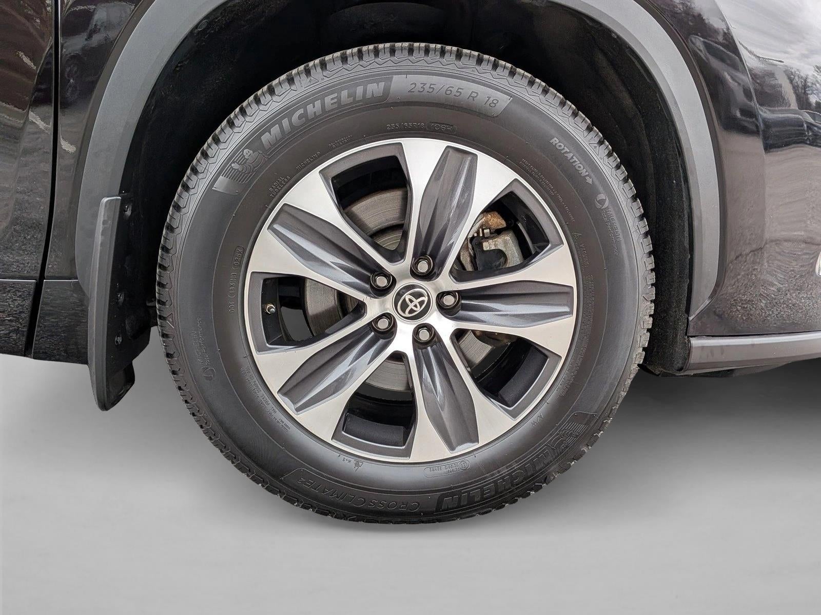 2022 Toyota Highlander XLE AWD (Natl)