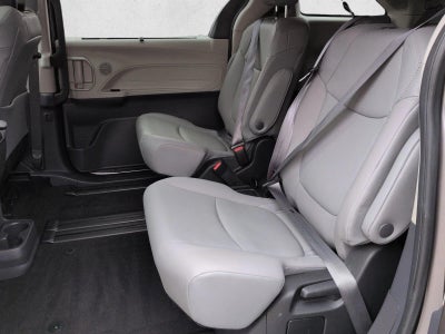 2022 Toyota Sienna XLE FWD 8-Passenger (Natl)