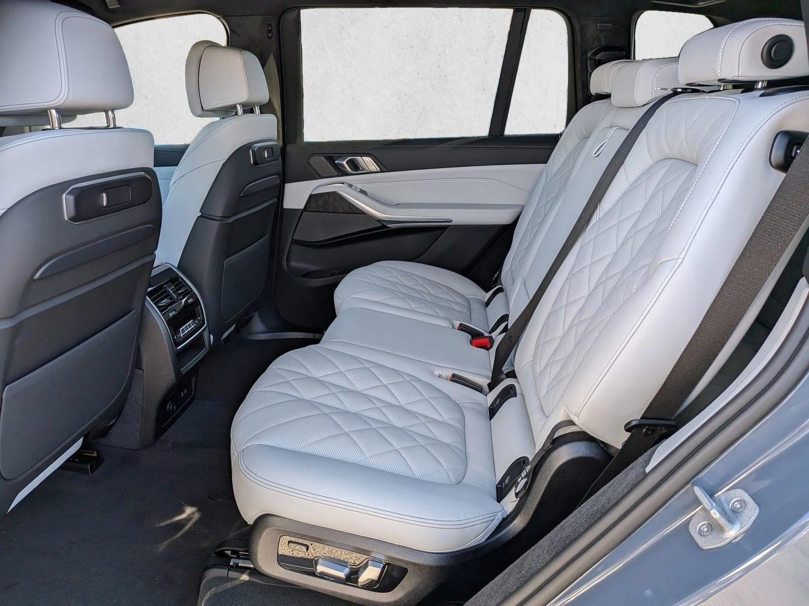 2026 BMW X7 xDrive40i Sports Activity Vehicle