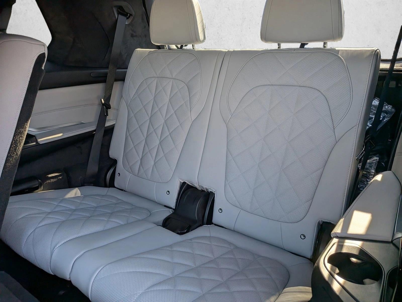 2026 BMW X7 xDrive40i Sports Activity Vehicle