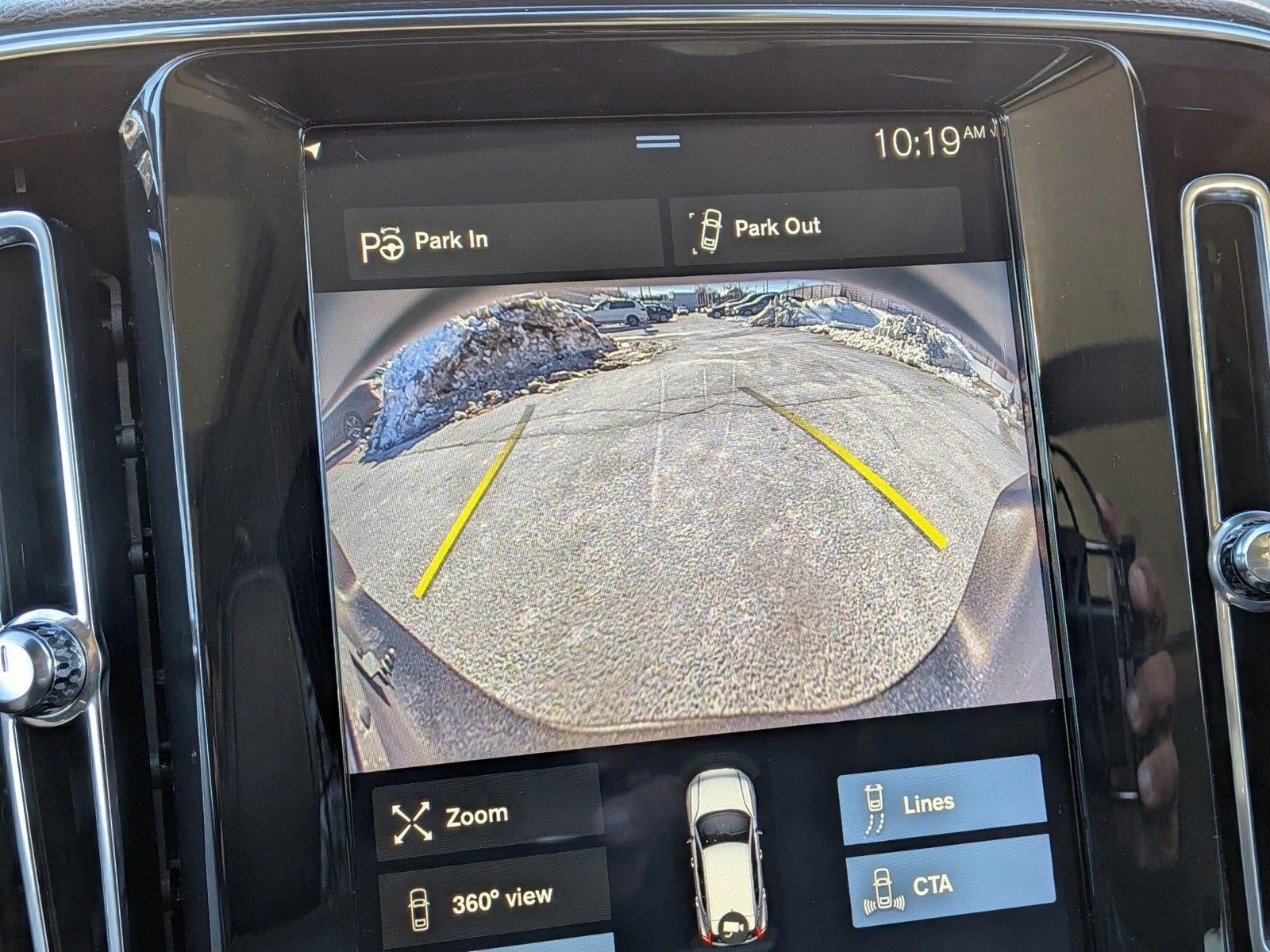 2019 Volvo XC40 T5 AWD Momentum