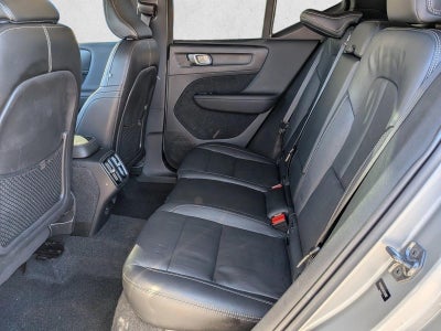 2019 Volvo XC40 T5 AWD Momentum