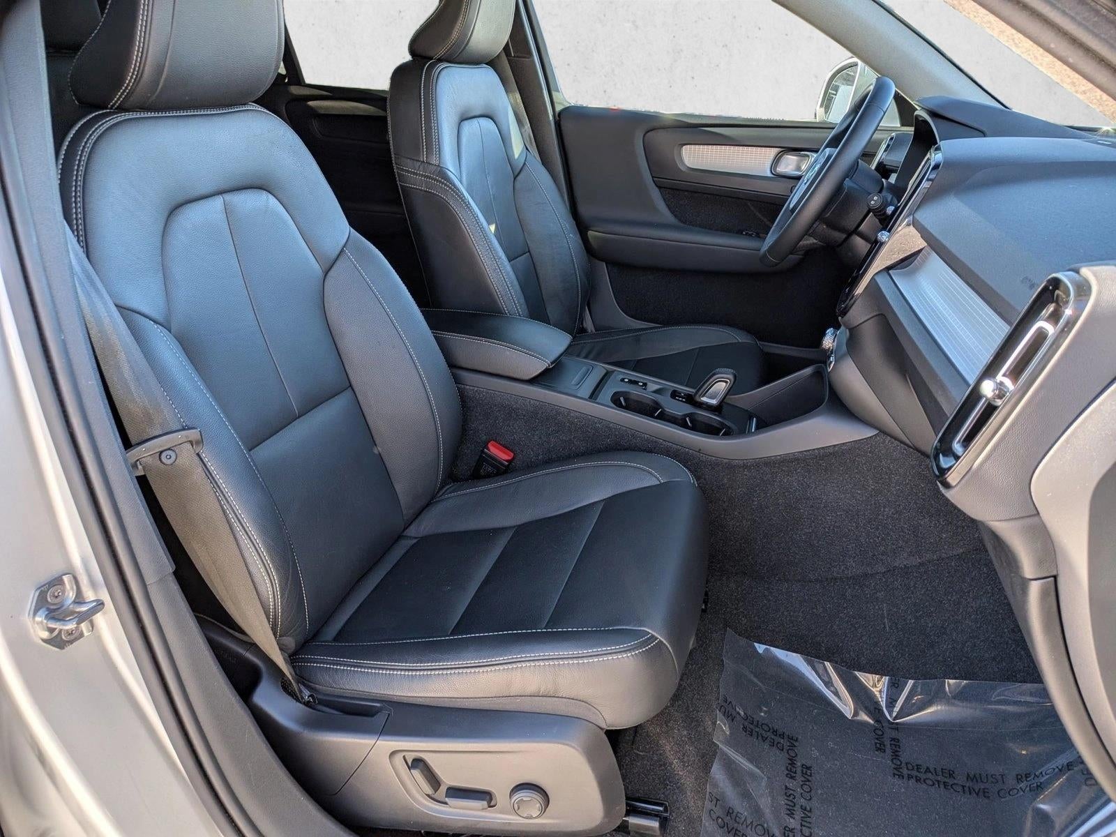 2019 Volvo XC40 T5 AWD Momentum