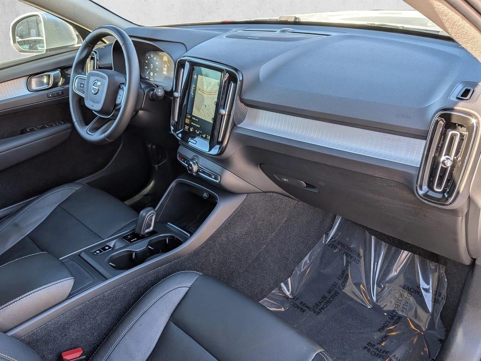 2019 Volvo XC40 T5 AWD Momentum