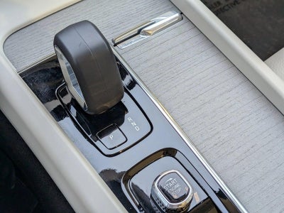 2024 Volvo XC60 Recharge Plug-In Hybrid T8 eAWD PHEV Plus Dark Theme