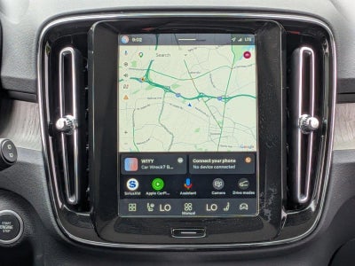 2025 Volvo XC40 B5 AWD Ultra Dark Theme