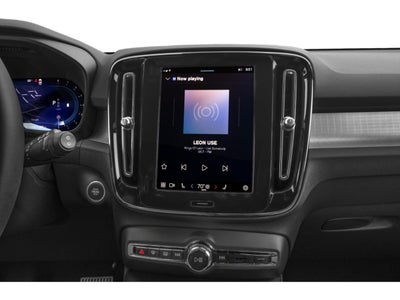 2025 Volvo XC40 B5 AWD Ultra Dark Theme