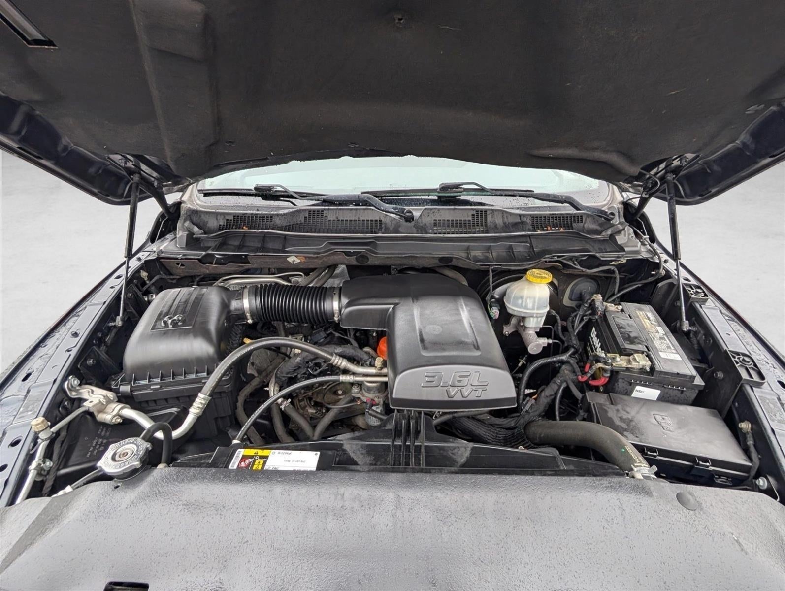 2019 RAM 1500 Classic Express 4x4 Quad Cab 6'4" Box